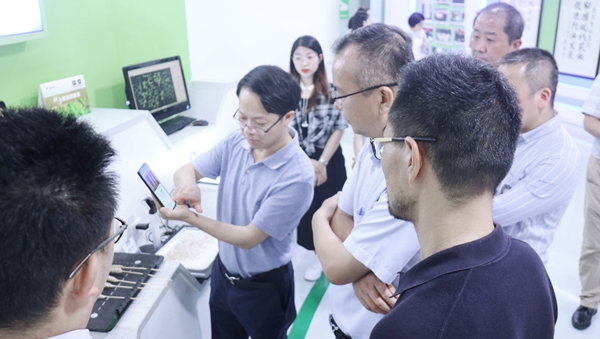 杭州市科技局局长赵喜凯一行莅临海角官网首页登录入口考察调研1 杭州市科技局局长赵喜凯一行莅临海角官网首页登录入口考察调研1